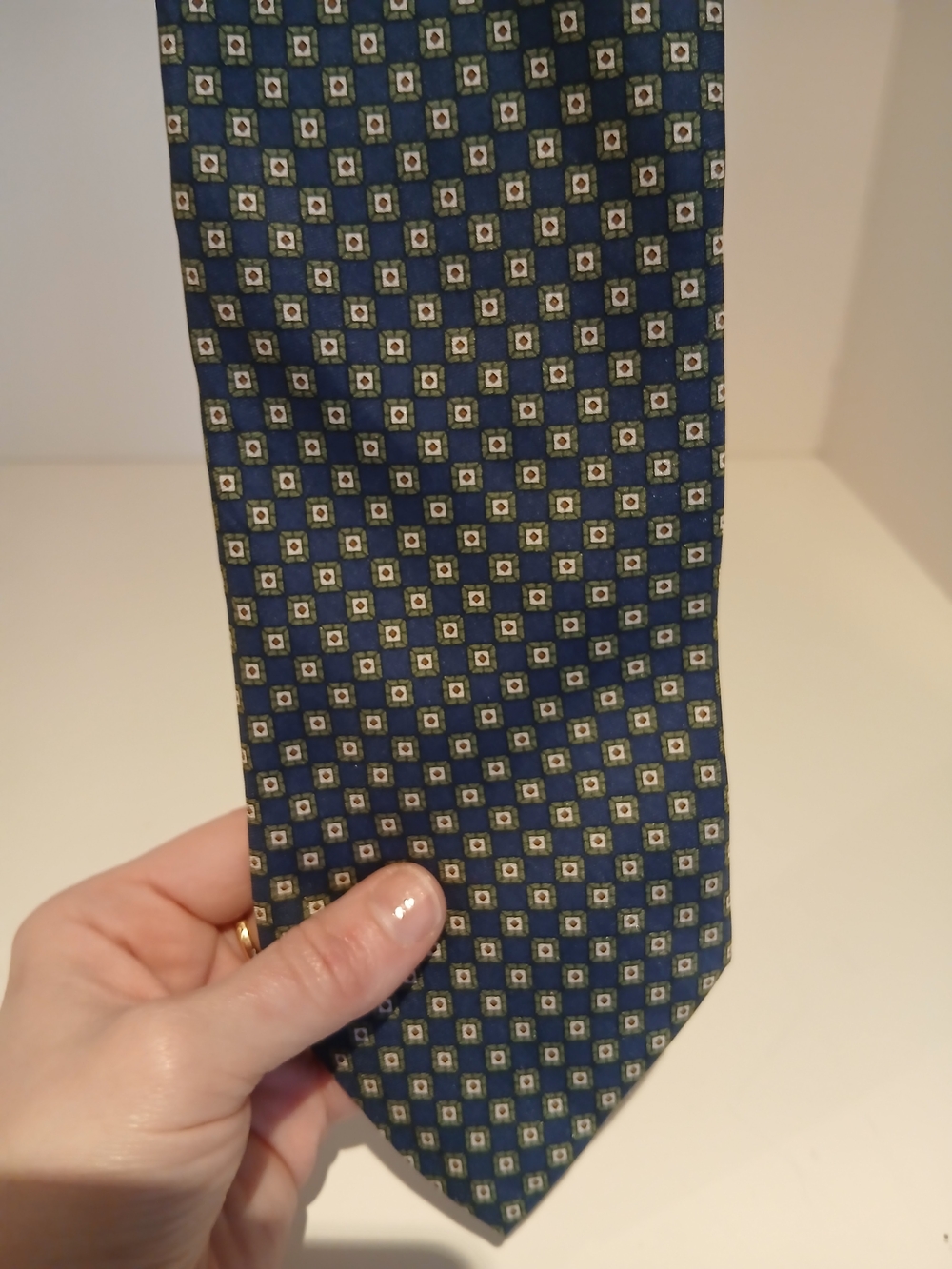 Brooks BROTHERS BASICS Navy Geometric Men's Tie with Cream and Green Accents